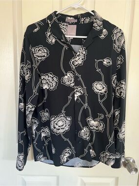 A-Frame Black Cream Floral Button Front Rayon Blouse Size Medium